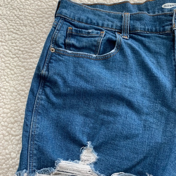 Old navy boyfriend shorts - Picture 2 of 5